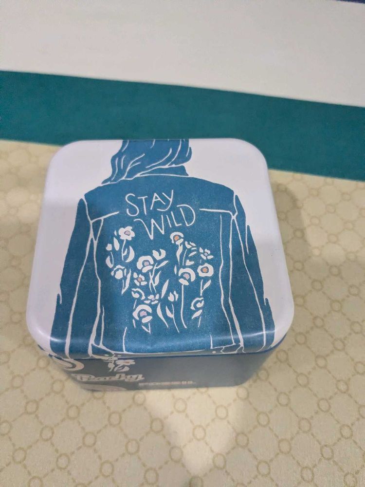 Fossil 'Stay Wild' Tin box