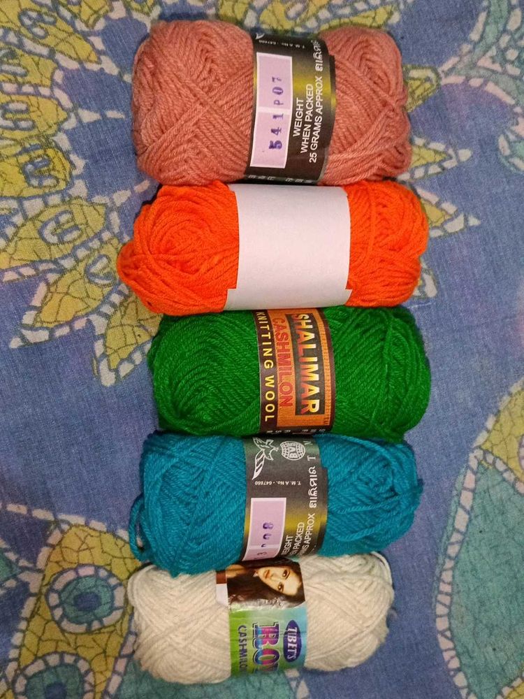 Acrylic yarns for knitting set of 5