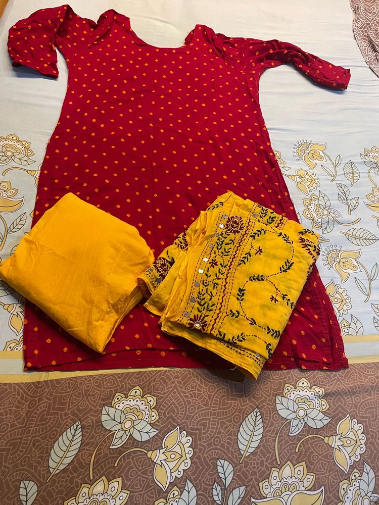 Red Bandhani Kurta Set with Yellow Dupatta