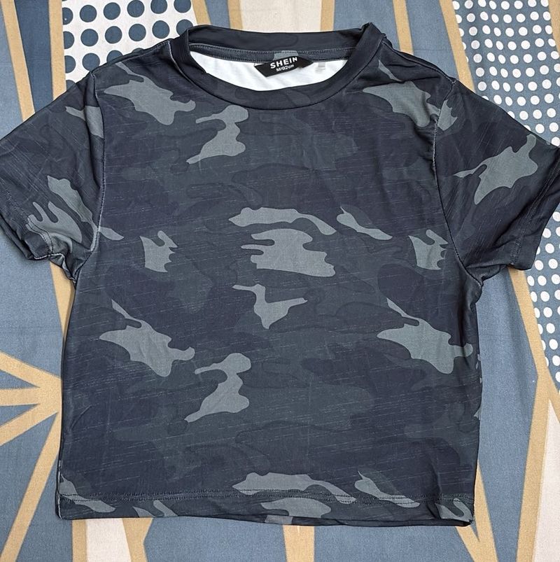 Camo Print Cropped T-Shirt