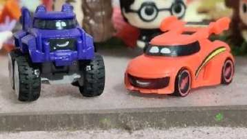 kinder batwheels Collectible Cars