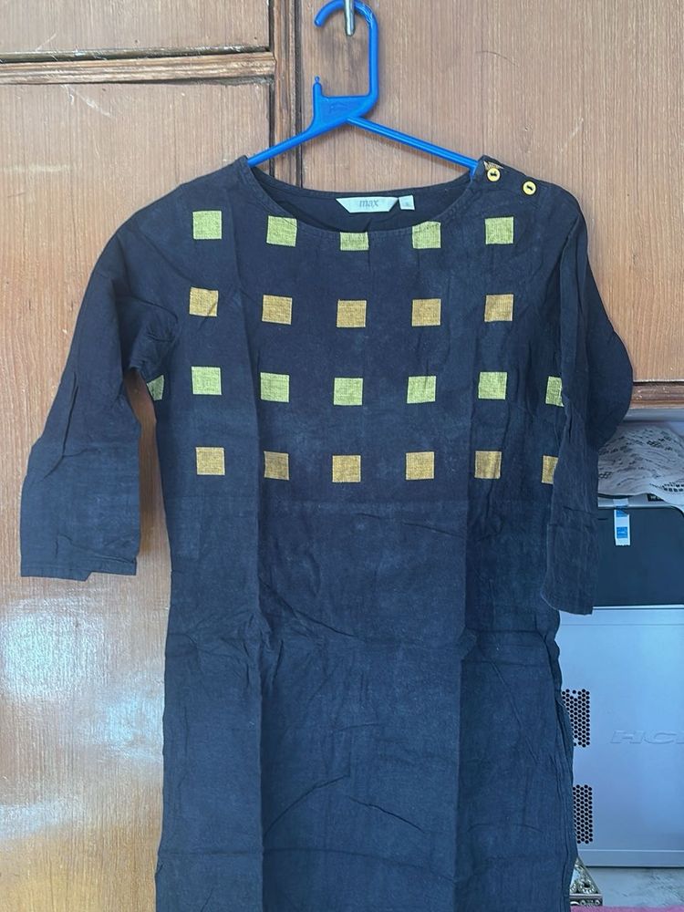 Stylish Blue &amp; Gold Print Kurti
