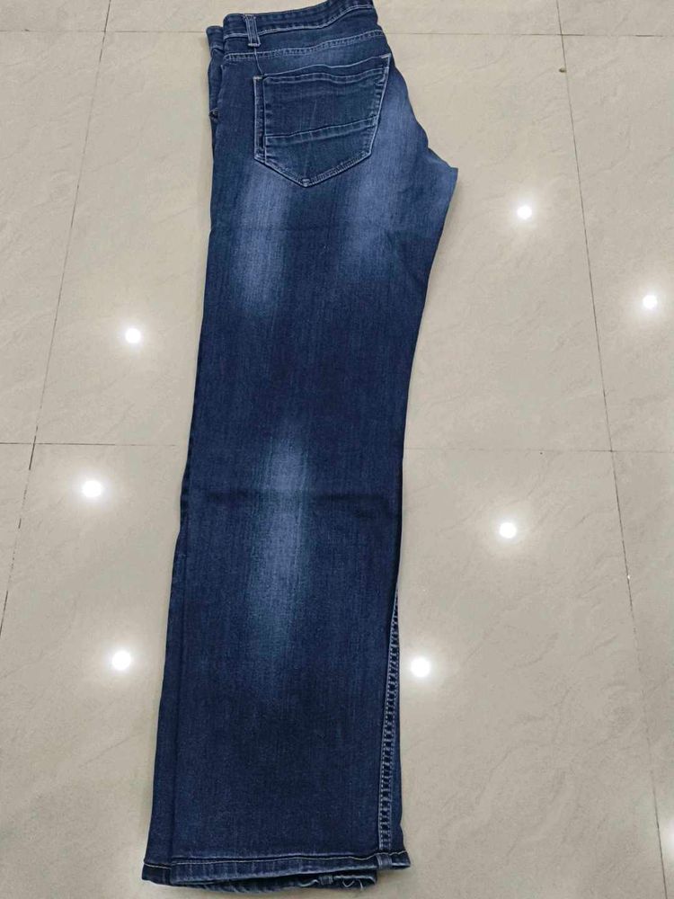 men blue jeans