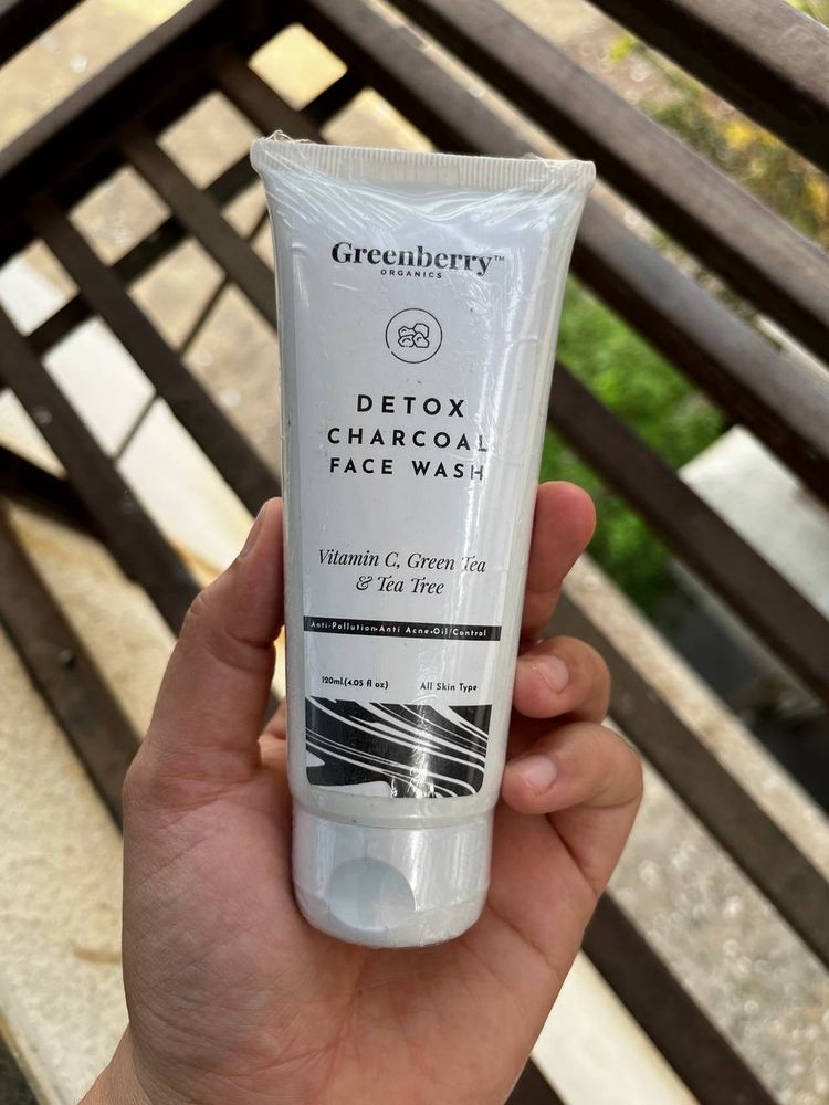 Greenberry Organics Detox Charcoal Face Wash, Vita