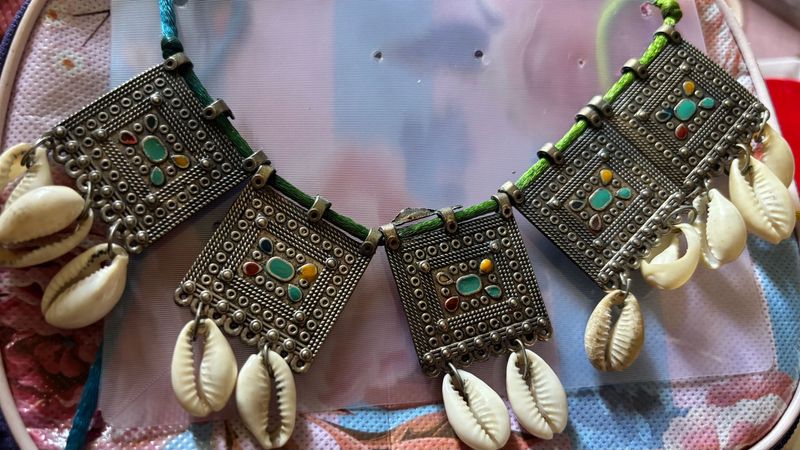 Garba glam with a shell twist!