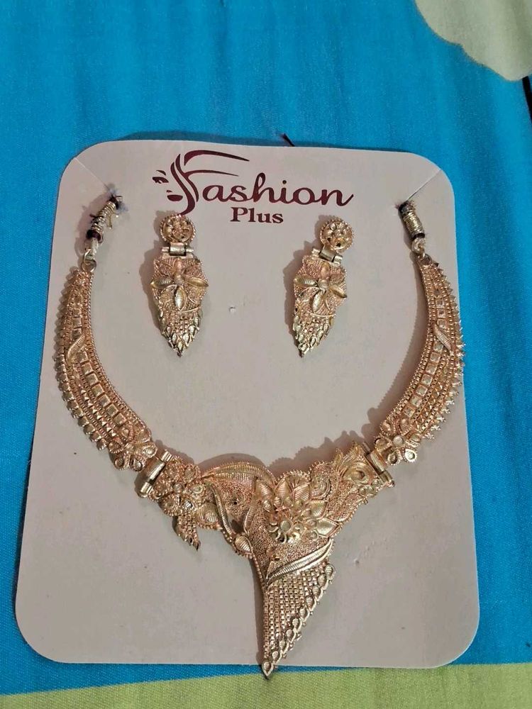 Elegant Gold Plated Necklace &amp; Earring Set