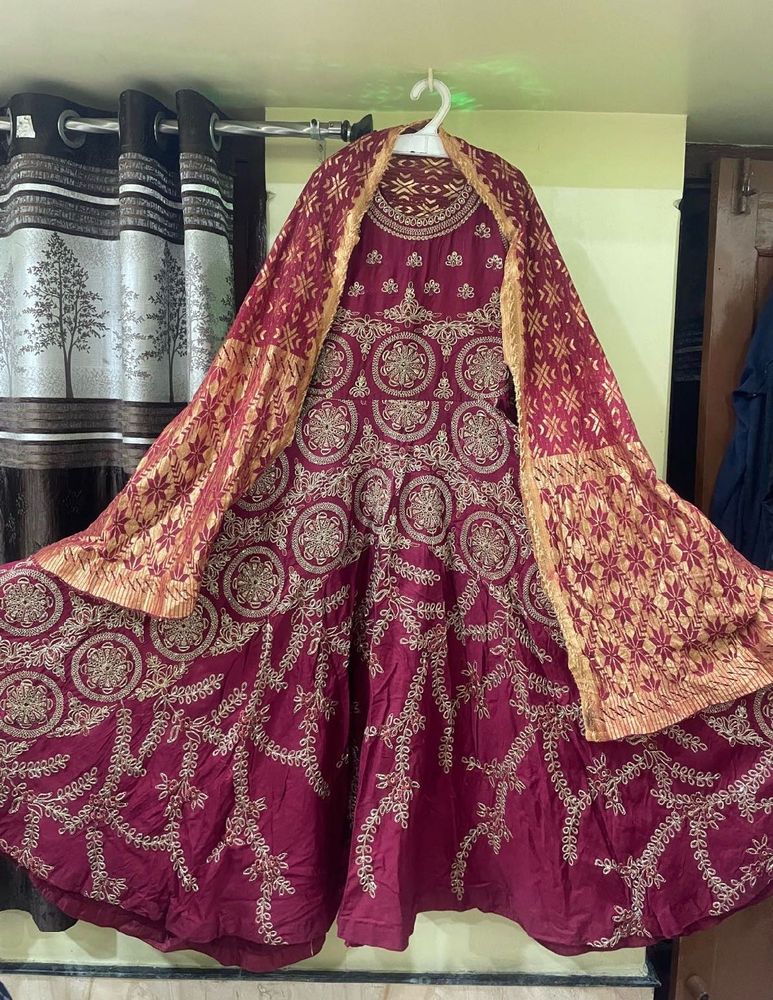 Mehroon Gown❤️Exquisite Embroidered Maxi