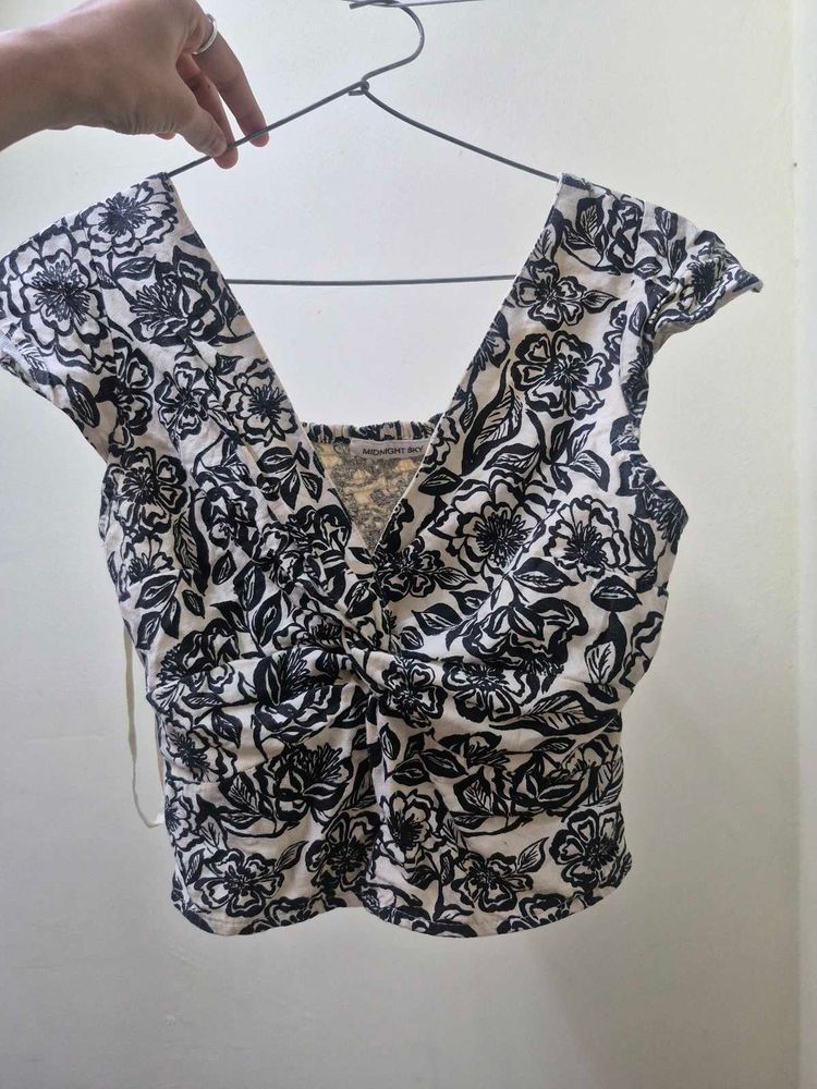 Black &amp; Beige Floral Printed V-Neck Top