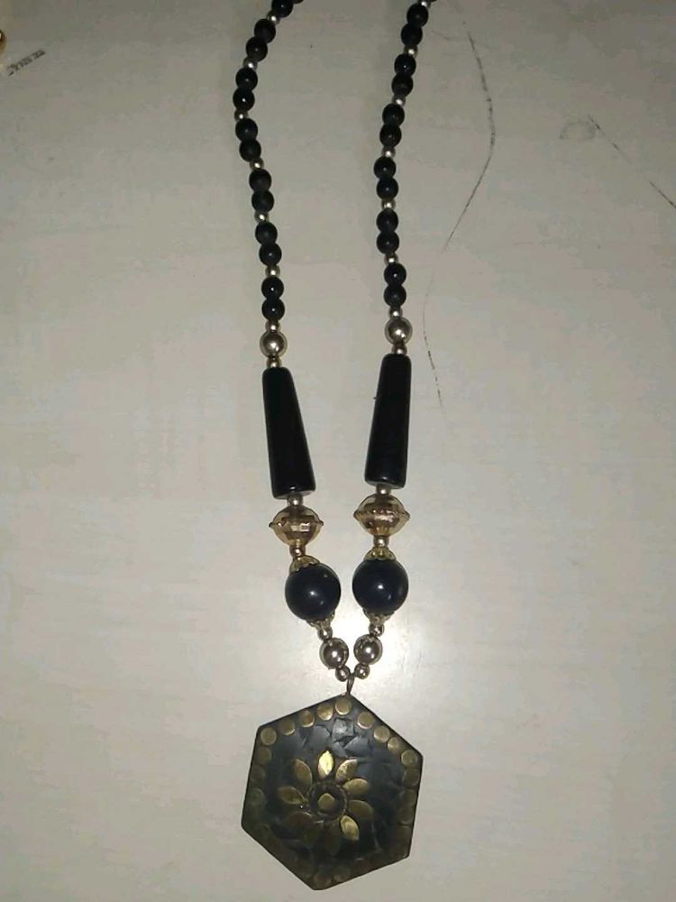 Black Golden Antique Necklace 🖤✨