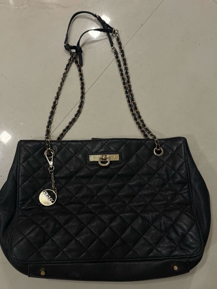 DKNY Quilted Shoulder Bag(₹4500)