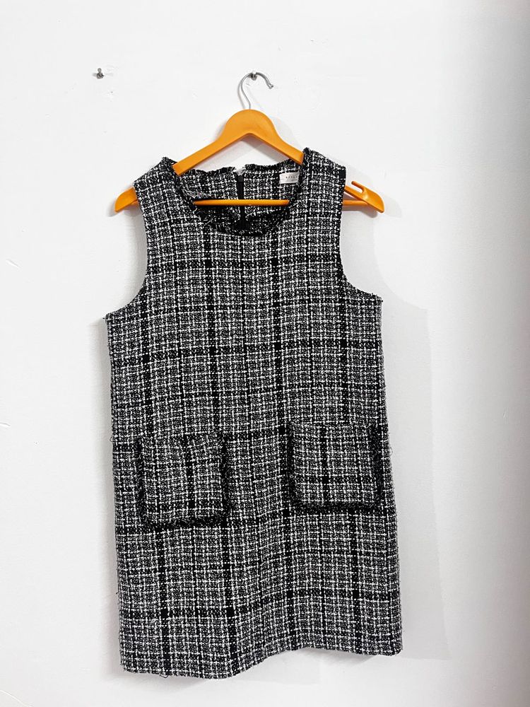 Chic Tweed Pocket Dress