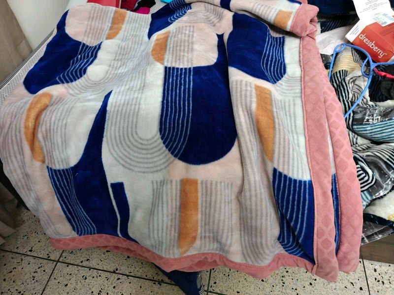 Stylish Patterned Heavy winter Blanket