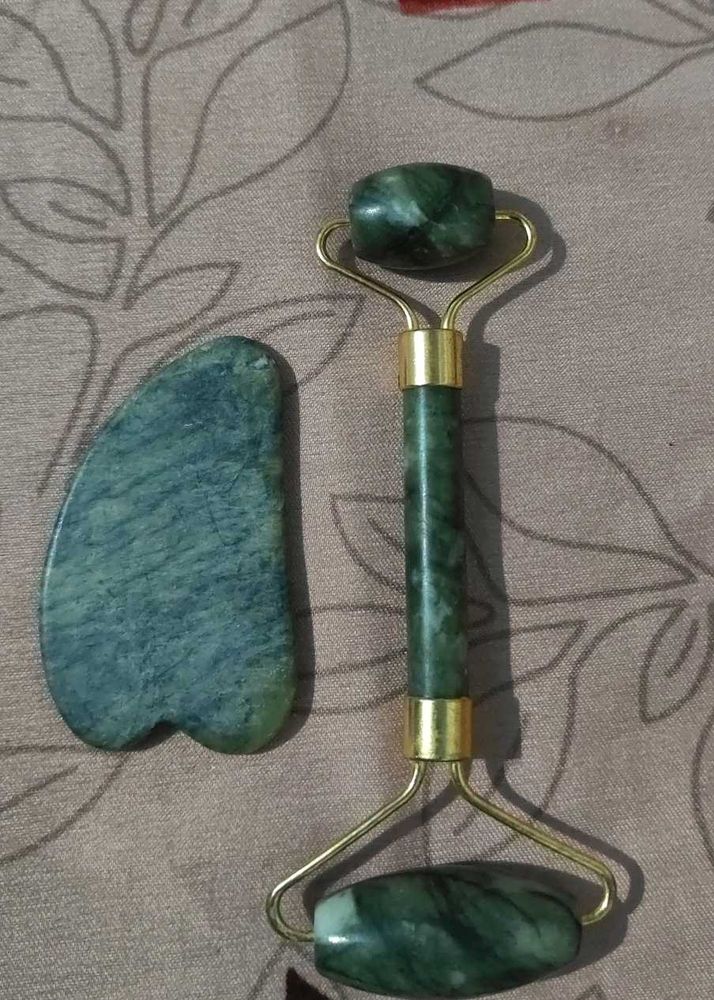 Jade Roller &amp; Gua Sha Set