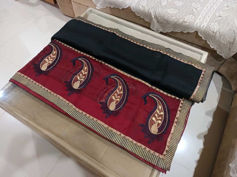 Elegant Black and Red Paisley Saree