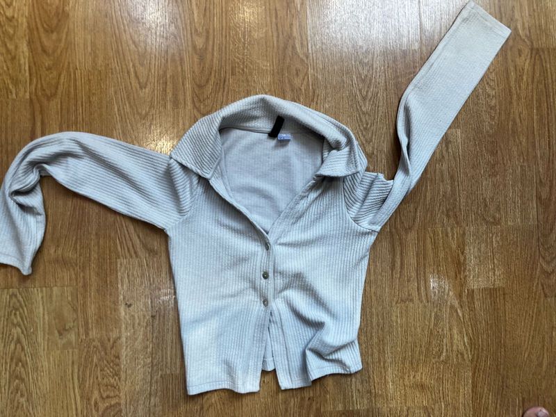 H&amp;M Ribbed Button-Down Top