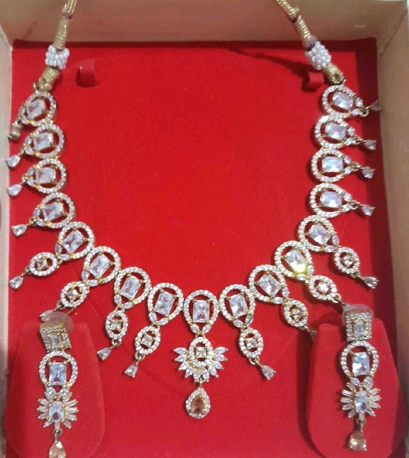 Exquisite Kundan Necklace Set