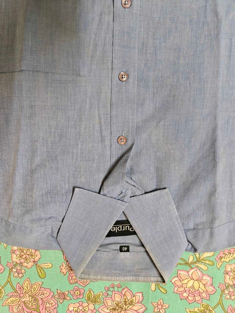 Men's Light Blue Button-Up Shirt