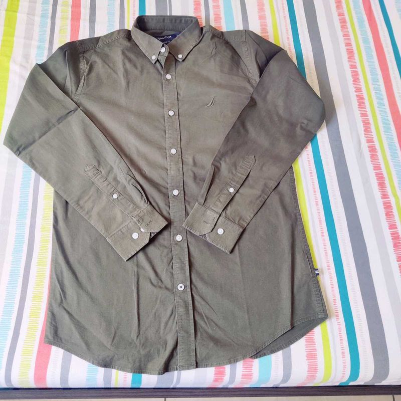 Nautica Men's Long Sleeve Button-Down Shirt