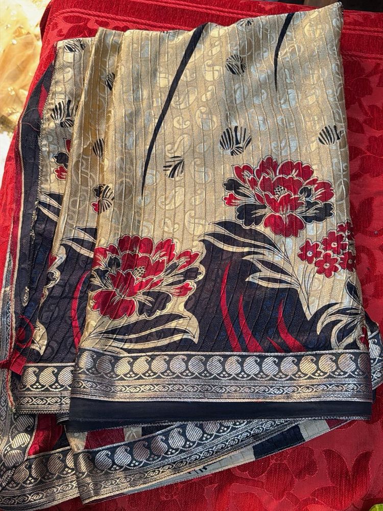 Exquisite Floral Print Saree