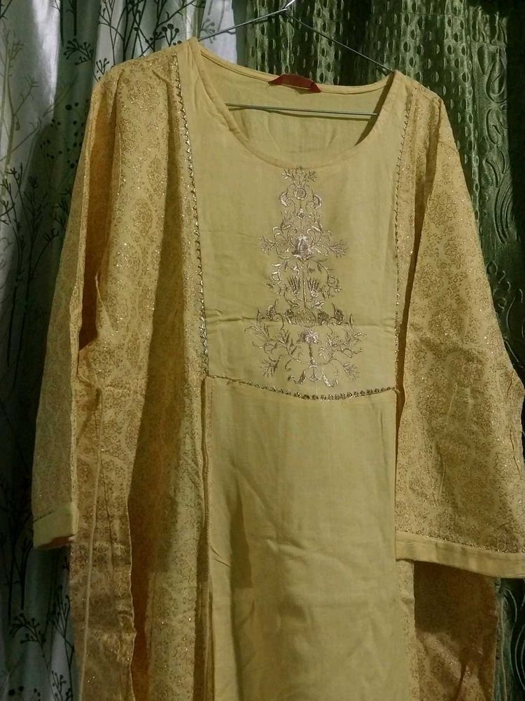 Yellow Embroidered Kurta (brand new ) never wore o