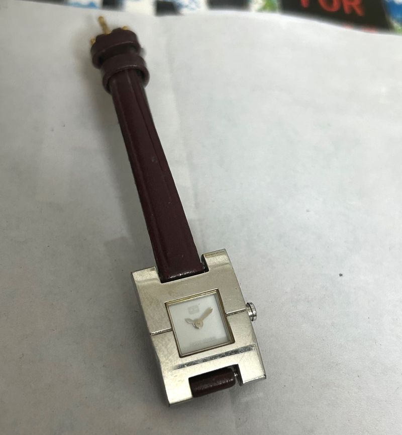 Tommy Hilfiger ladies watch - non working