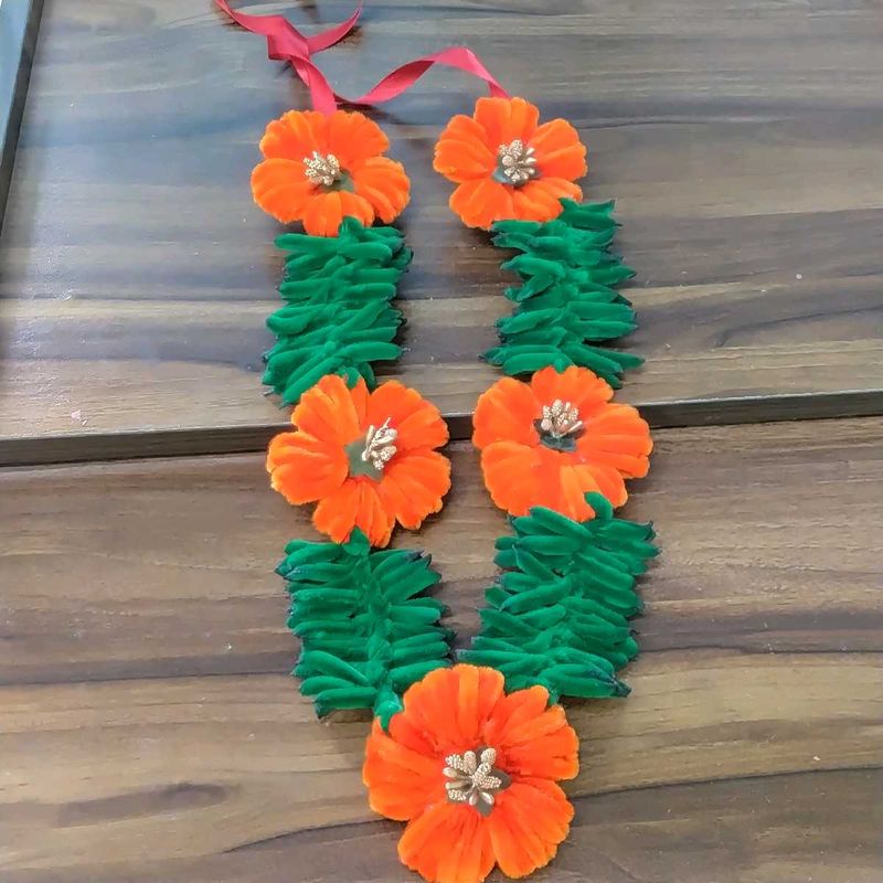Decorative Floral Garland Necklace