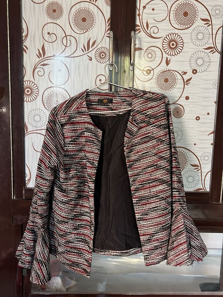 Chic Textured Jacket with Bell Sleeves