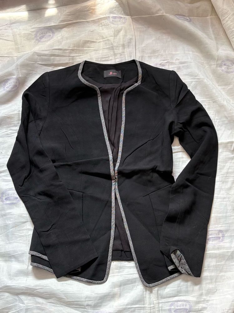 Chic Black Blazer Jacket