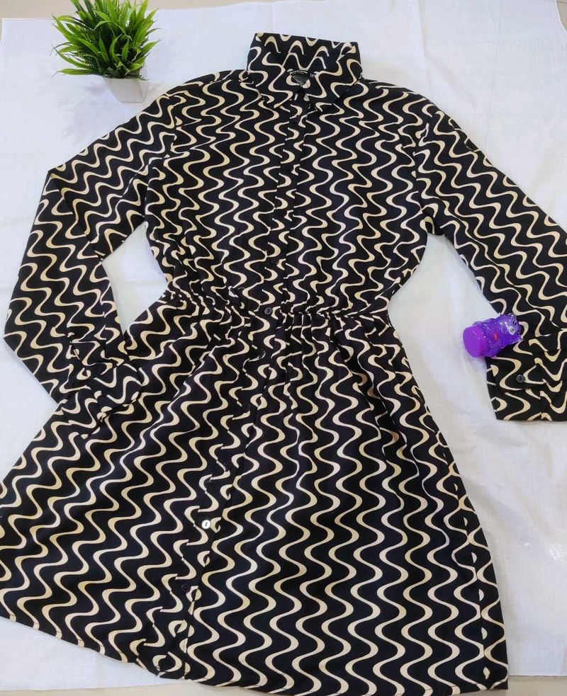 Chic Wave Print Button-Up Dress