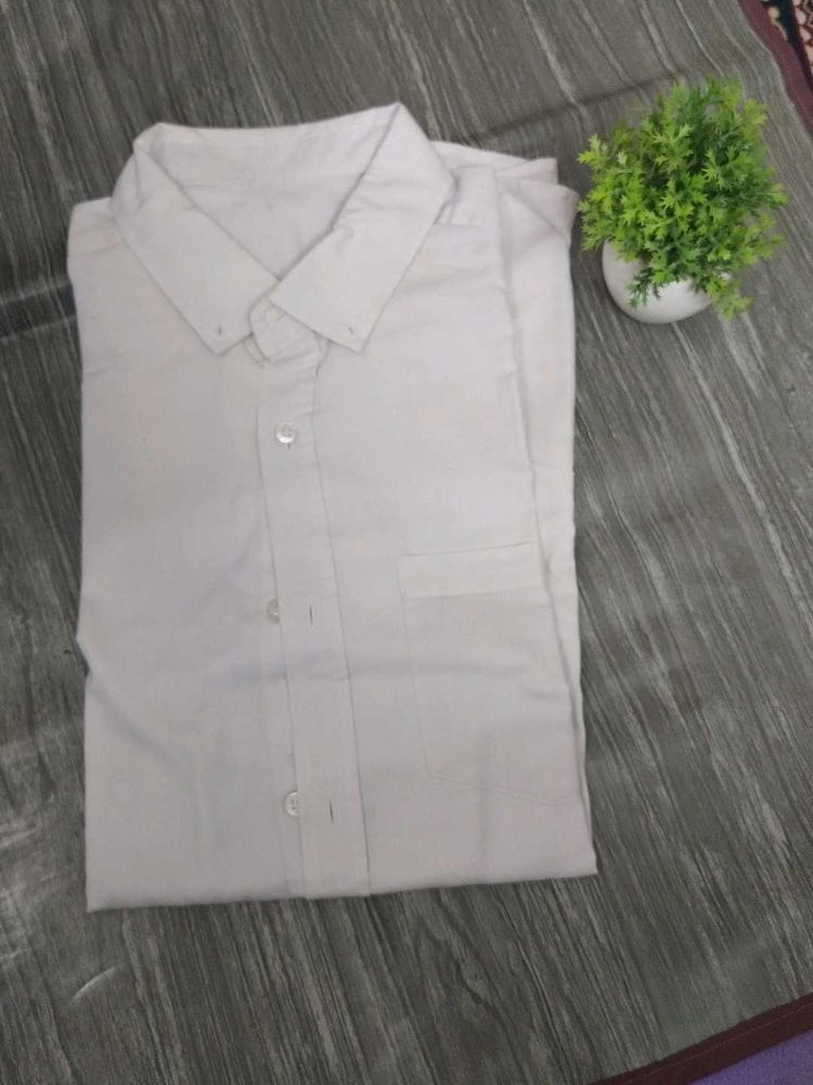 Men's Light Grey Button-Up Shirt