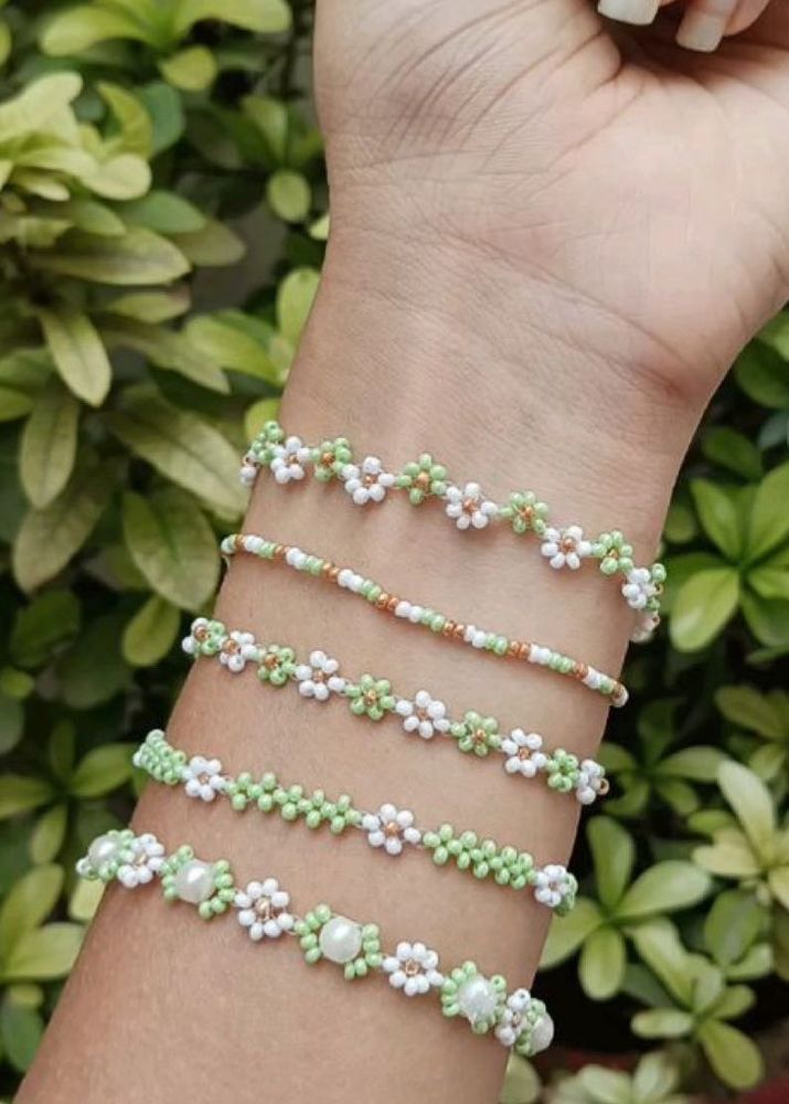 Beaded Flower Bracelet Set