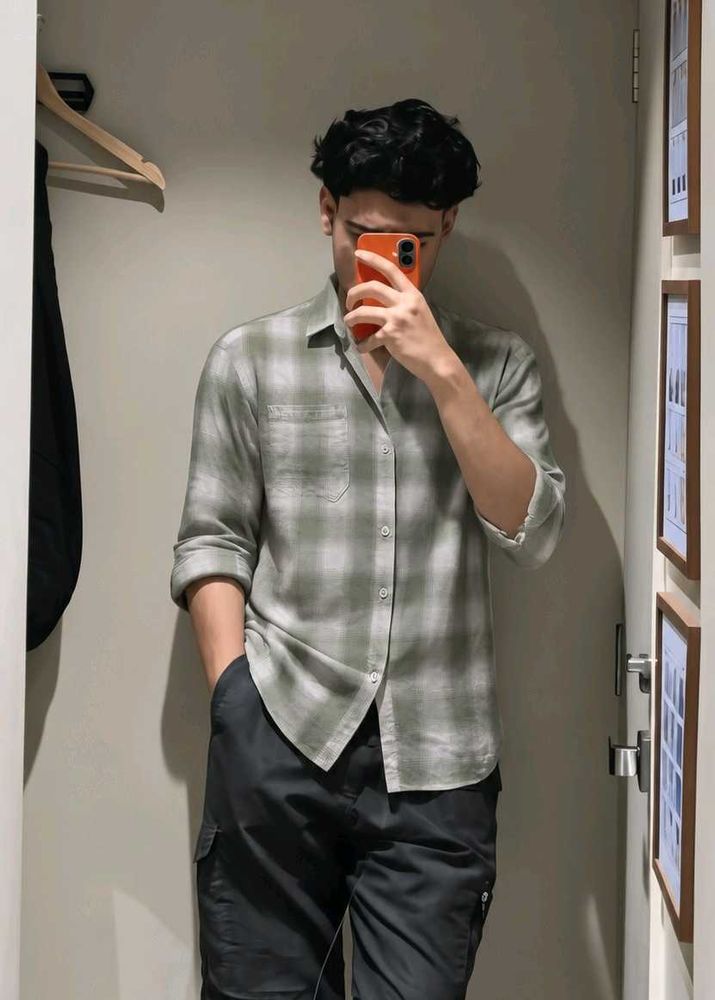 Men's Plaid Button-Up Shirt