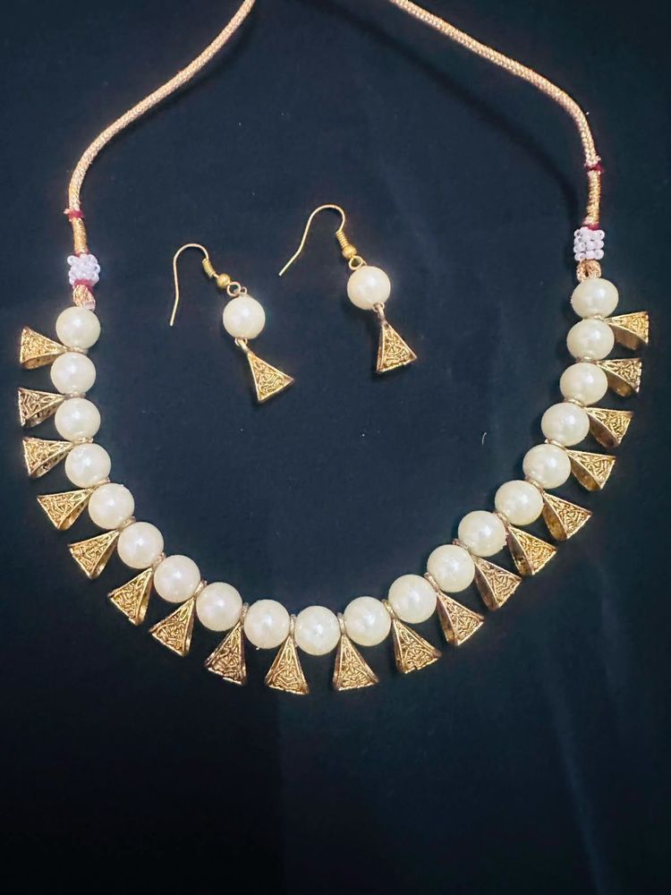 Pearl and Gold Tone Necklace &amp; Earring Set