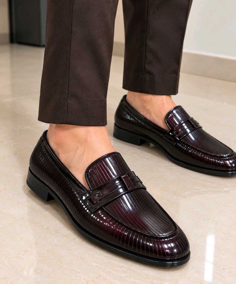 Men's Da Vinchi Cherry Black Ribbed Penny Loafers