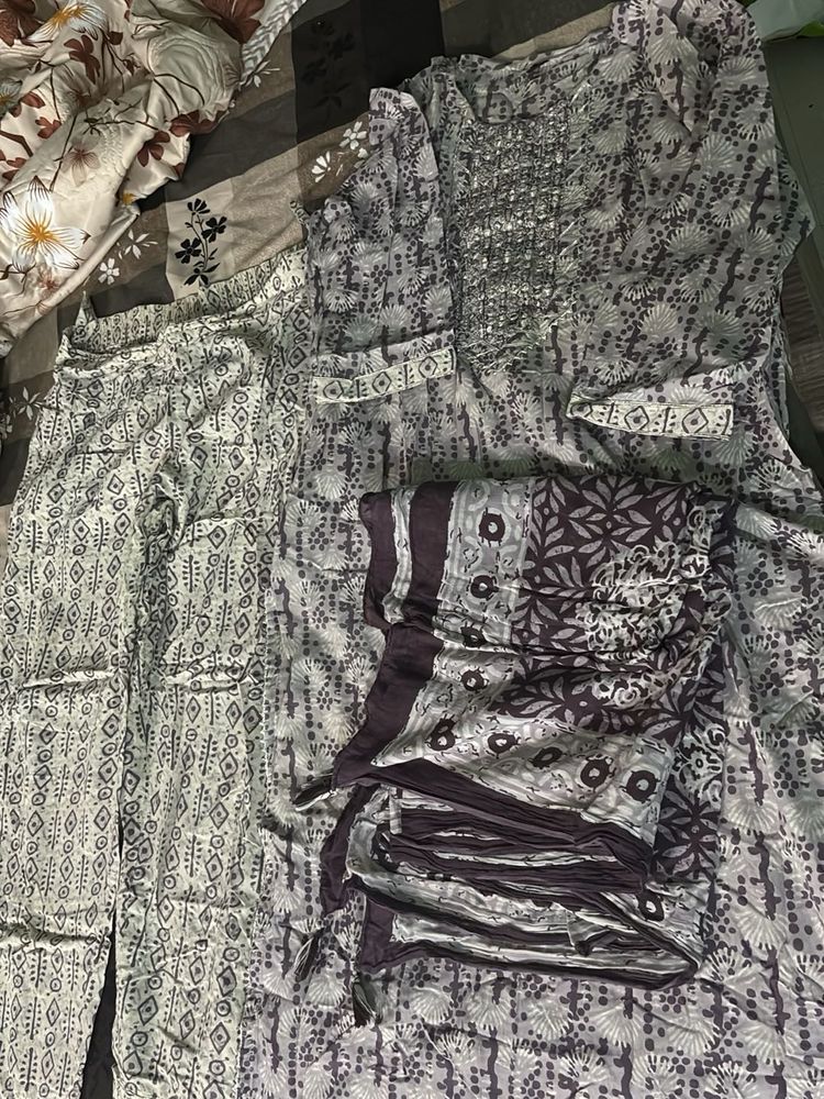 Combo Elegant Printed Kurta Set with Dupatta