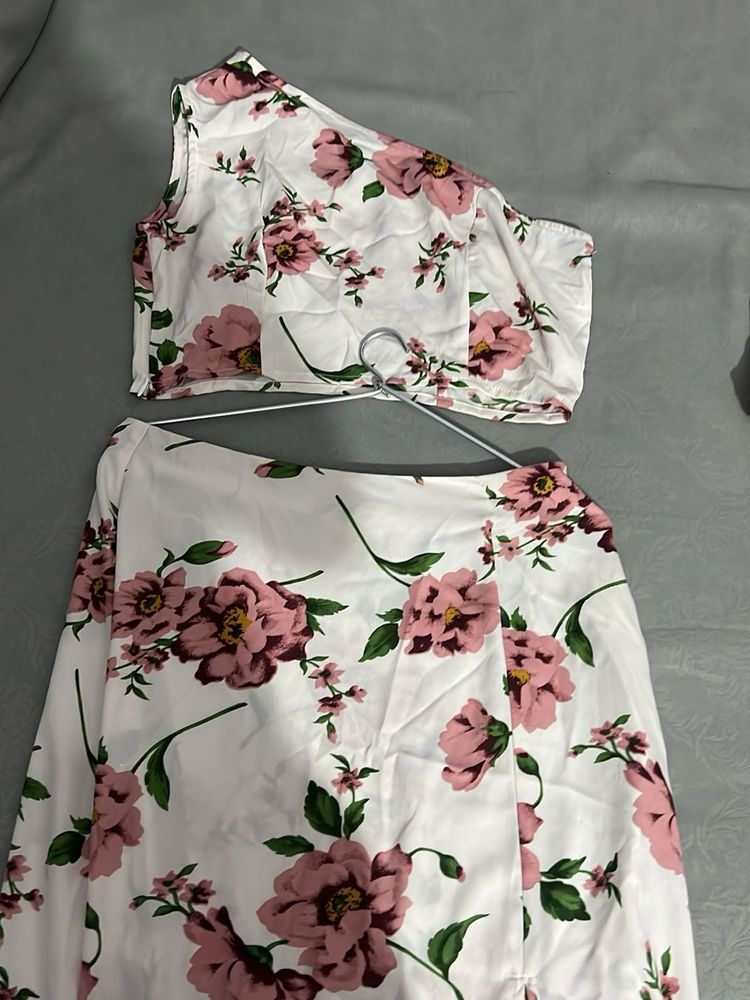 Floral Two-Piece Set Size M