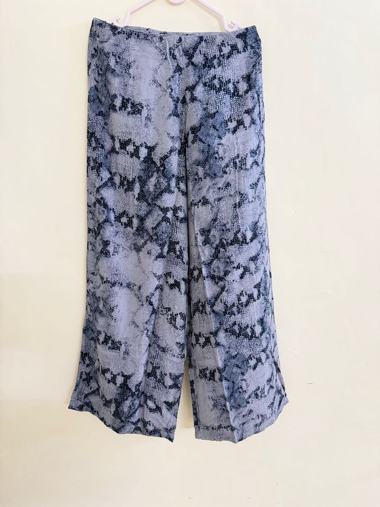 Stylish Wide-Leg Snake Print Pants
