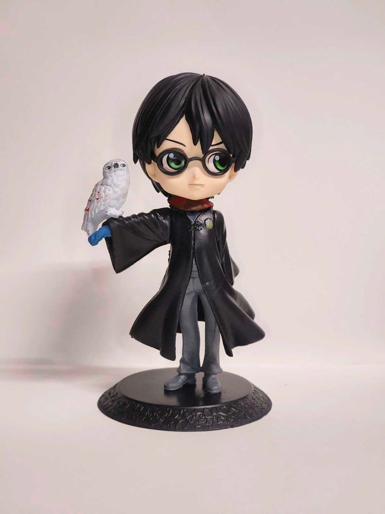 Harry Potter Figure with Hedwig