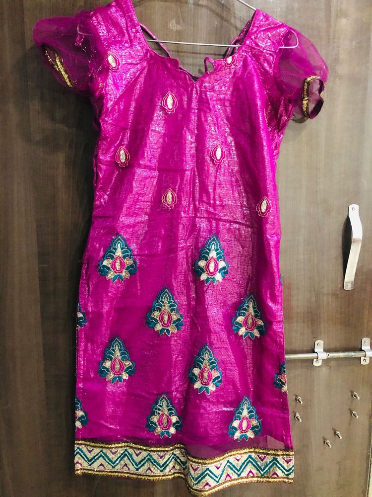 Magenta punjabi stitch Kurta with Delicate Embroid