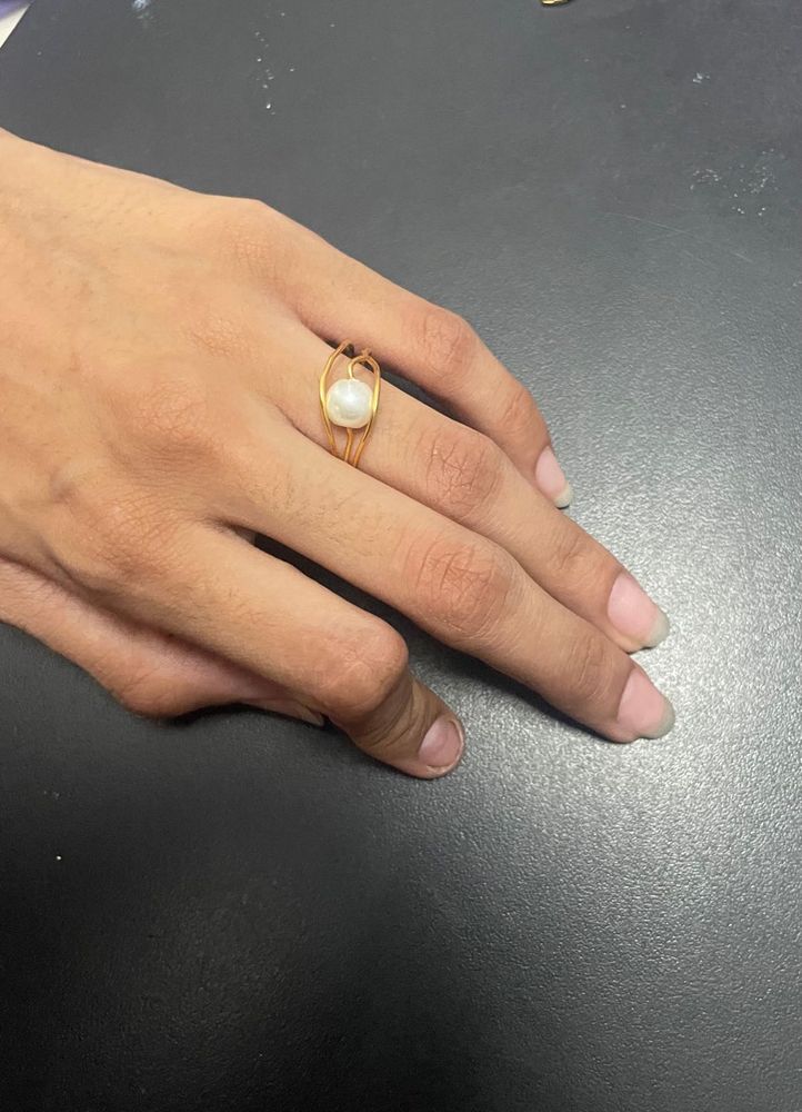 Trendy Gold Pearl Ring