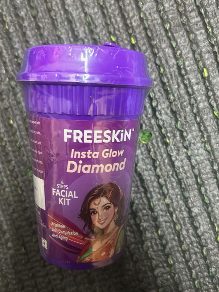 FREESKIN Insta Glow Diamond Facial Kit