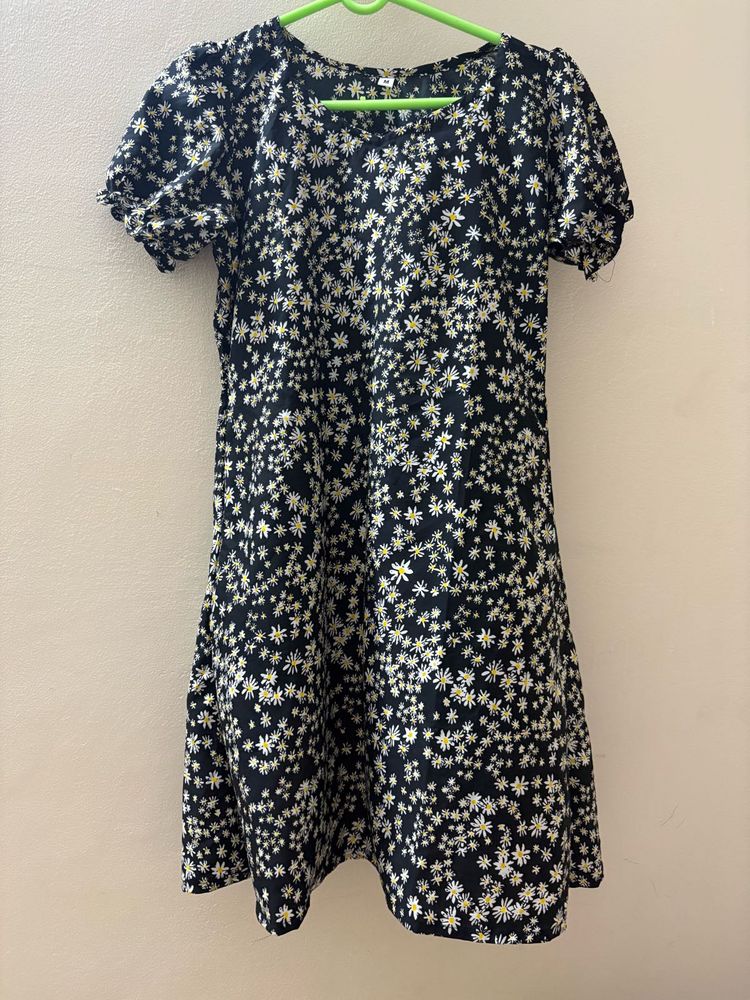 Chic Floral Print Mini Dress
