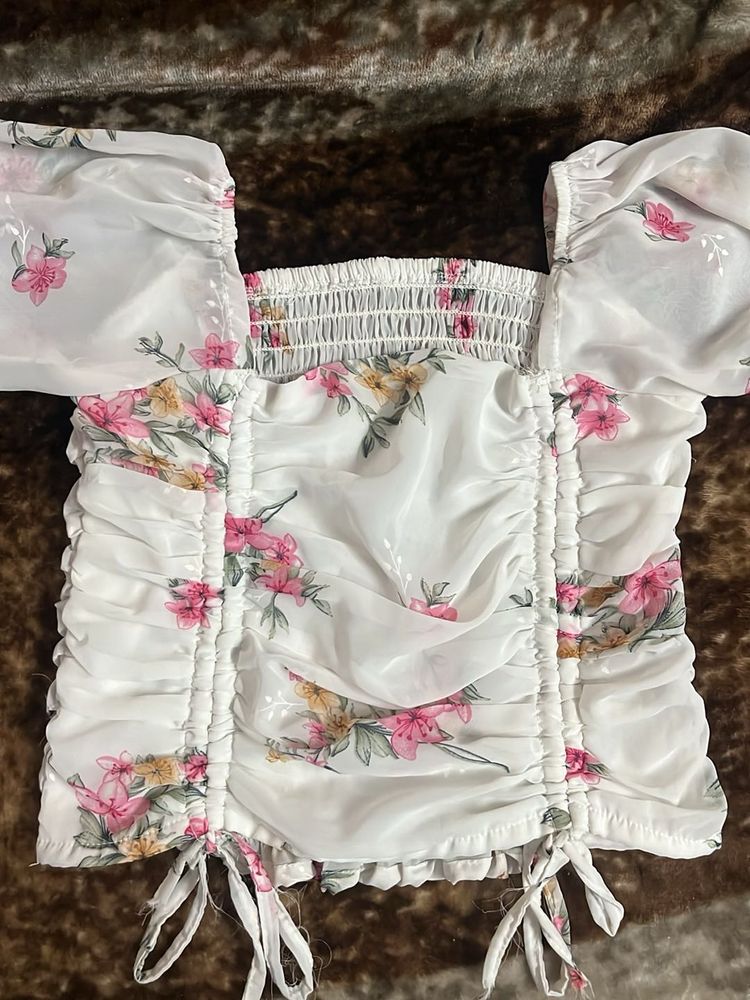 white cute pinteresty floral top (worn once )