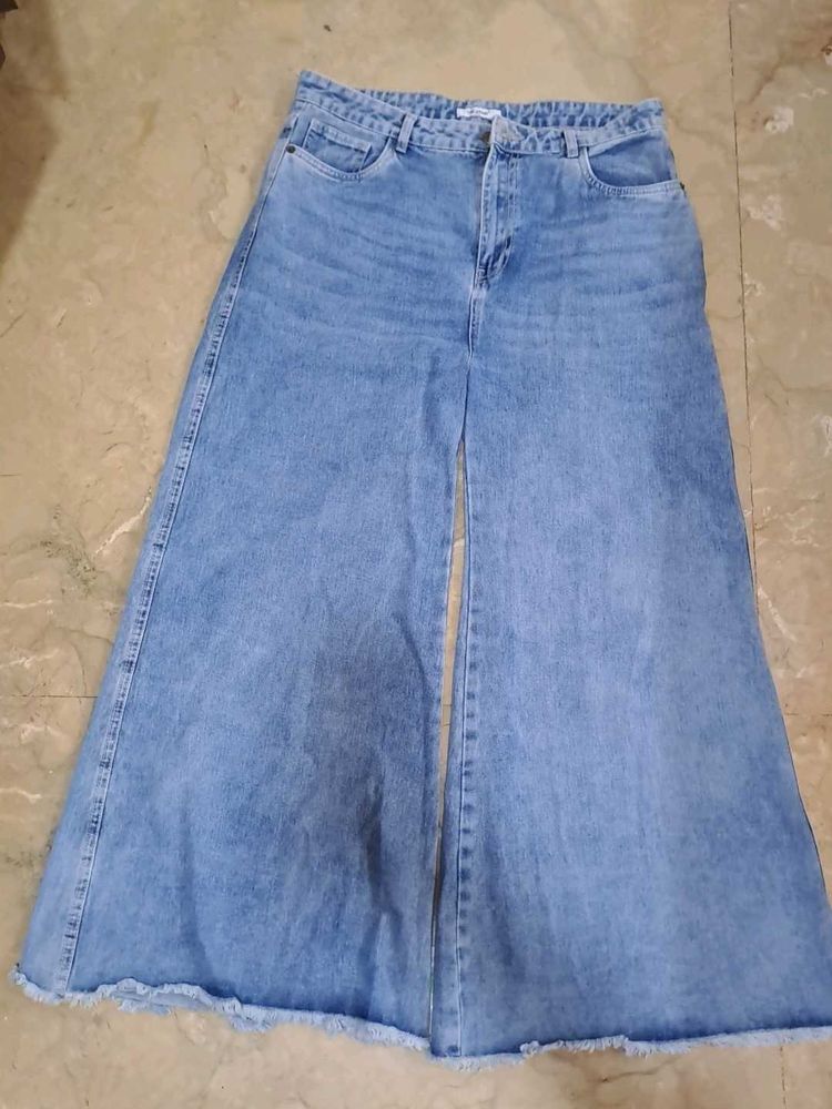 Jeans With Flare Bottoms