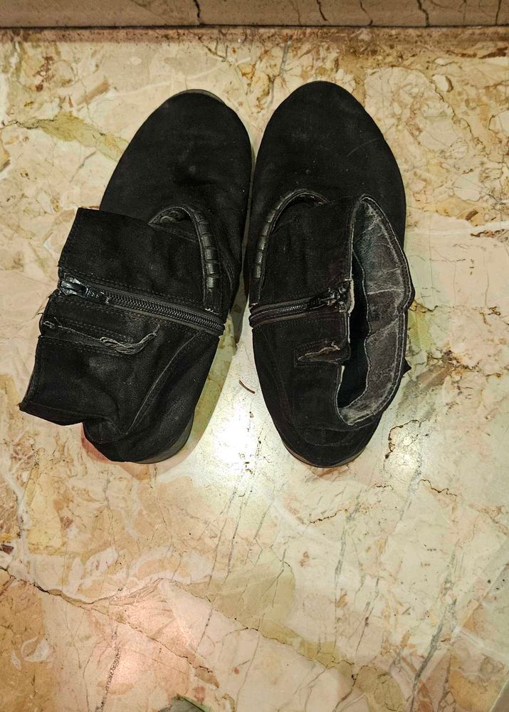 Women Black Boots