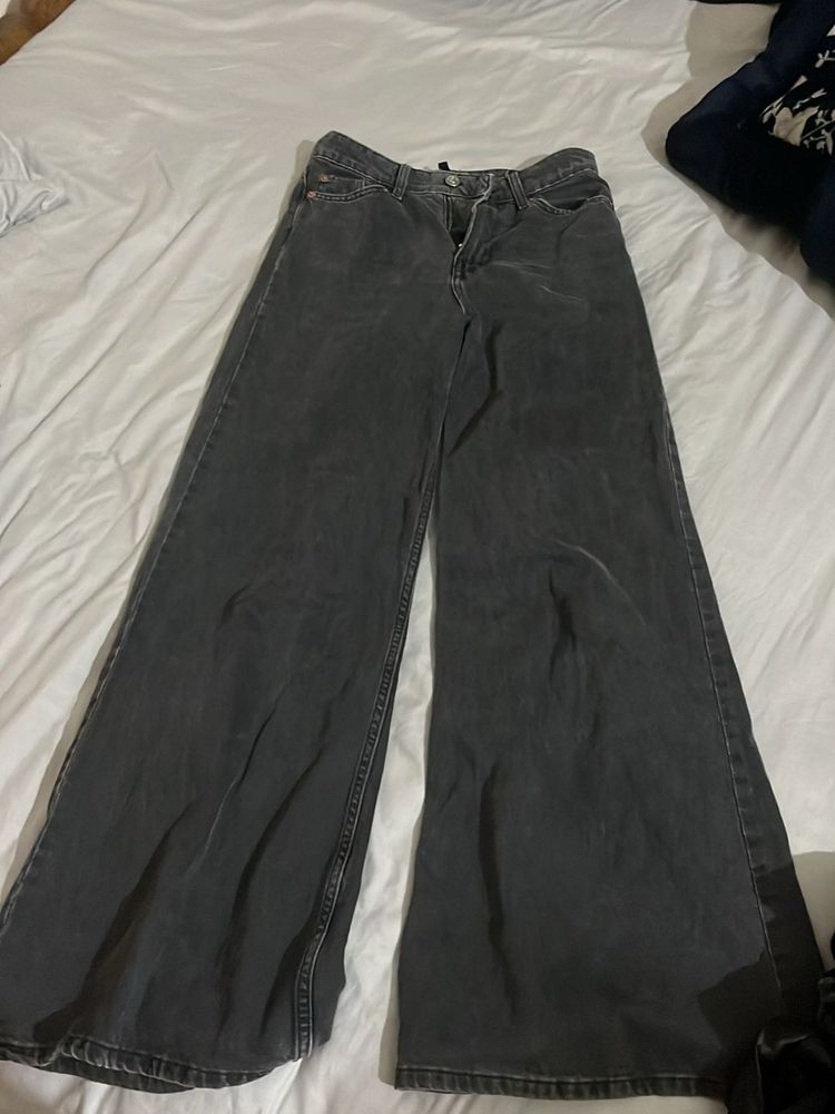 Stylish Wide-Legged Grey Denim Jeans
