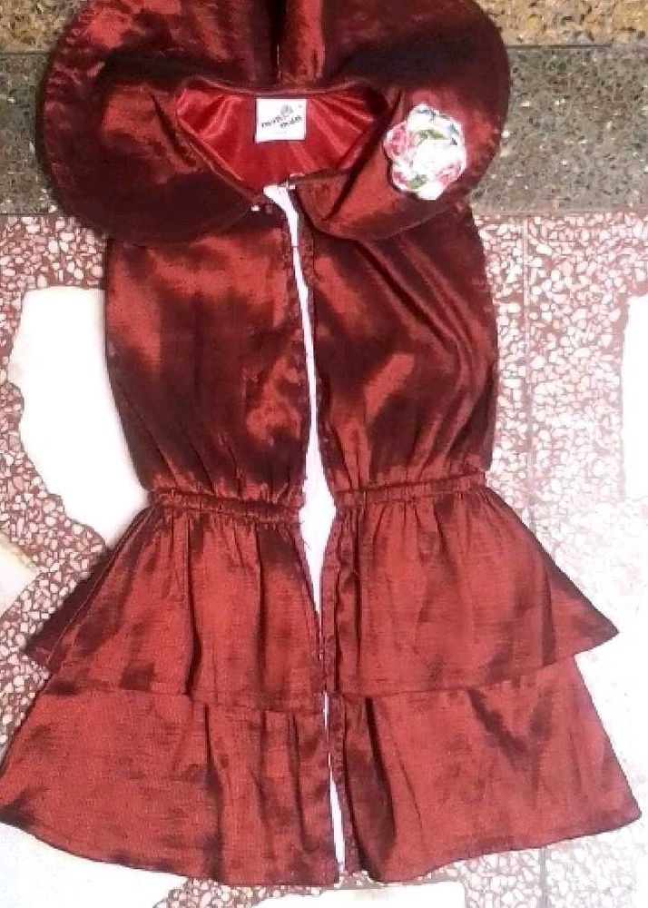 Elegant Brocade Blouse with Ruffled Sleeves