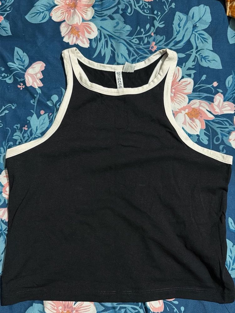 H&amp;M Black Racerback Tank Top