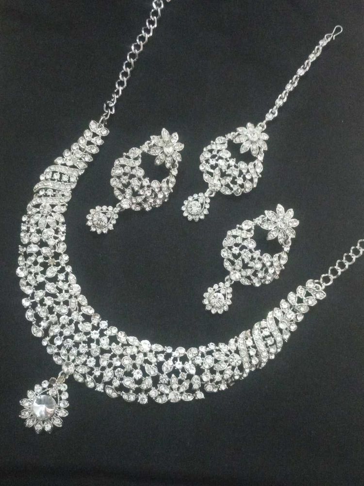 Stunning Rhinestone Jewellery Set