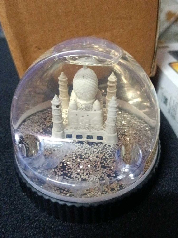 Taj Mahal Snow Globe